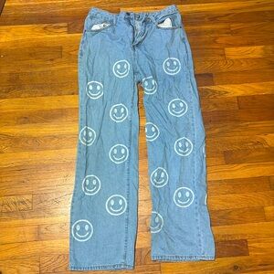 Baggy blue jeans, size 9, 100% cotton, got them from fashion nova years ago